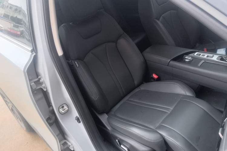 Used Dongfeng Aeolus Huge 2022 Mach Power 1.5T Dare-to-Drive Edition · Enjoyably悦 Right Front Seat