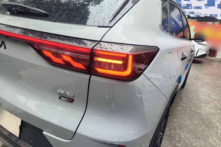 Used Dongfeng Aeolus Huge 2022 Mach Power 1.5T Dare-to-Drive Edition · Enjoyably悦 Right Rear Taillight