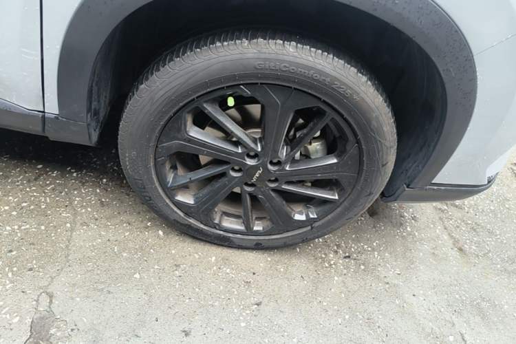 Used Dongfeng Aeolus Huge 2022 Mach Power 1.5T Dare-to-Drive Edition · Enjoyably悦 Right Rear Wheel Hub