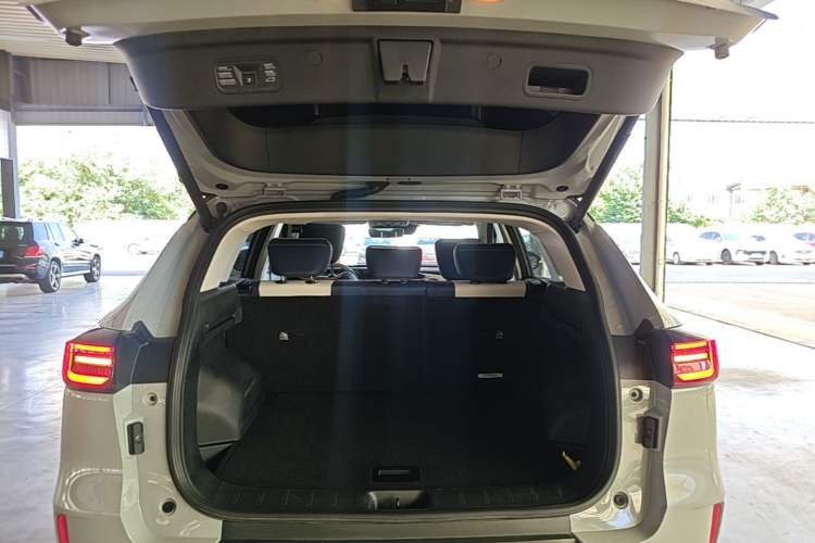 Used Dongfeng Aeolus Huge 2022 Mach Power 1.5T Dare-to-Drive Edition · Enjoyably悦 Trunk