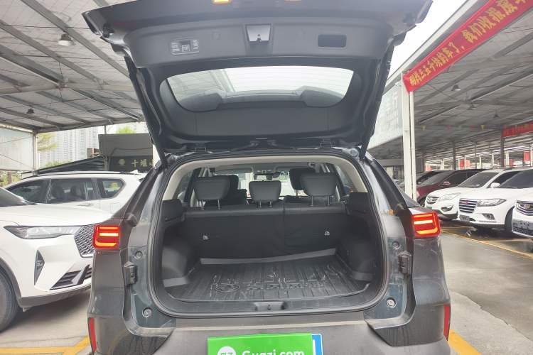 Used Dongfeng Aeolus Huge 2022 Mach Dual-Motor 1.5T MHD Dare-to-Dream Edition Trunk