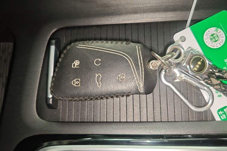 Used Dongfeng Aeolus Huge 2022 Mach Power 1.5T Dare-to-Drive Edition · Enjoyably悦 Vehicle Key