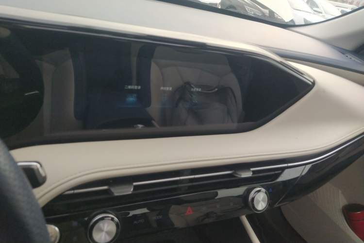 Used Dongfeng Aeolus Huge 2022 Mach Dual-Motor 1.5T MHD Dare-to-Dream Edition Audio And AC Panel