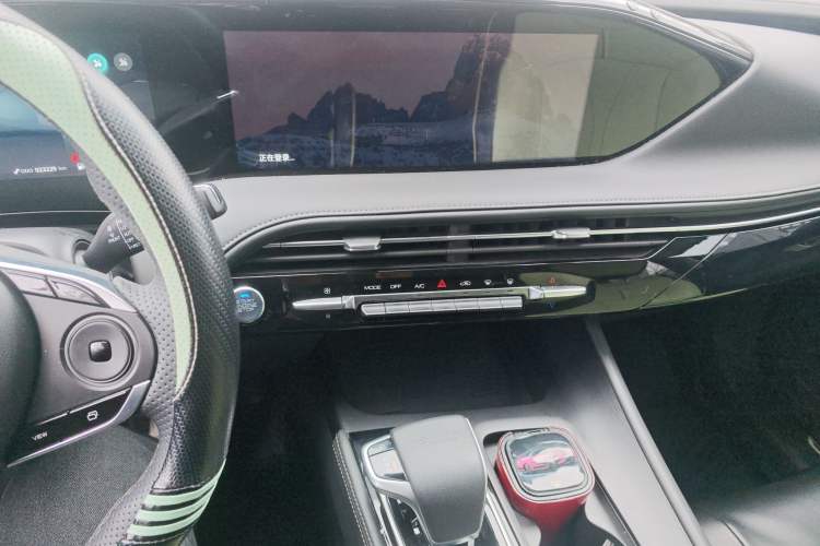Used Dongfeng Aeolus Huge 2022 Mach Power 1.5T Dare-to-Drive Edition · Enjoyably悦 Audio And AC Panel