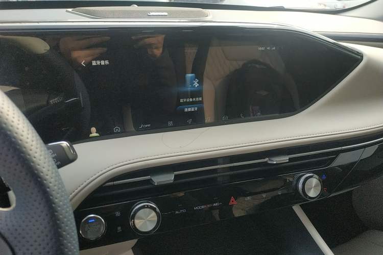 Used Dongfeng Aeolus Huge 2022 Mach Power 1.5T Dare-to-Love Edition Audio And AC Panel