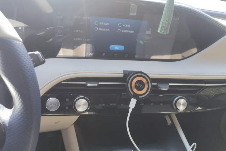 Used Dongfeng Aeolus Huge 2022 Mach Dual-Motor 1.5T MHD Dare-to-Dream Edition Audio And AC Panel