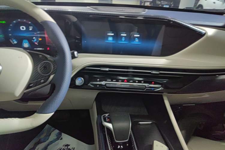 Used Dongfeng Aeolus Huge 2022 Mach Power 1.5T Dare-to-Drive Edition · Enjoyably悦 Audio And AC Panel