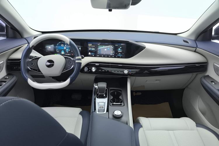 Used Dongfeng Aeolus Huge 2022 Mach Dual-Motor 1.5T MHD Dare-to-Dream Edition Center Console