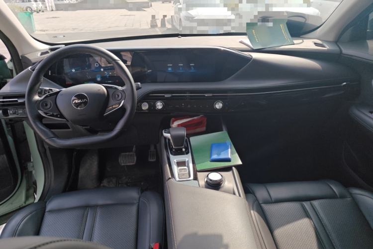 Used Dongfeng Aeolus Huge 2022 Mach Dual-Motor 1.5T MHD Dare-to-Dream Edition Center Console