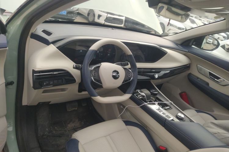Used Dongfeng Aeolus Huge 2022 Mach Dual-Motor 1.5T MHD Dare-to-Dream Edition Center Console