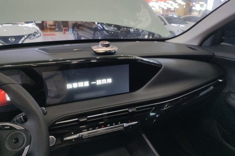 Used Dongfeng Aeolus Huge 2022 Mach Power 1.5T Dare-to-Drive Edition · Enjoyably悦 Center Console