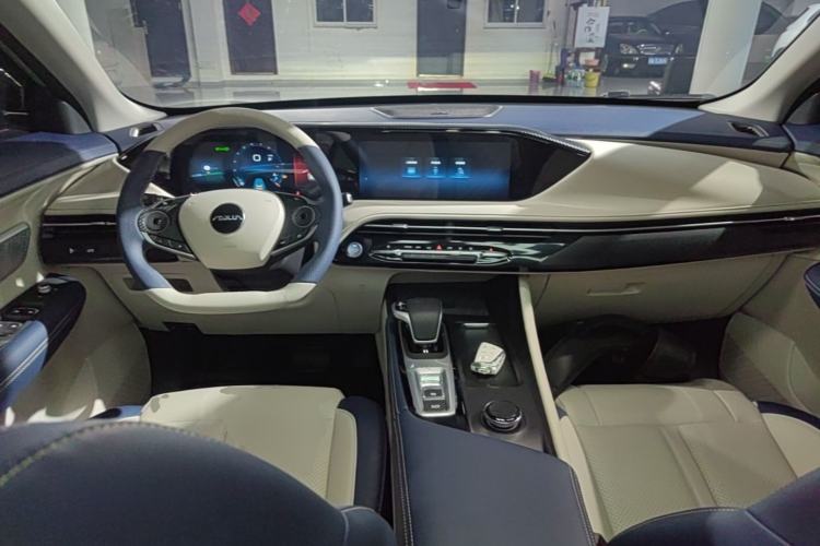 Used Dongfeng Aeolus Huge 2022 Mach Power 1.5T Dare-to-Drive Edition · Enjoyably悦 Center Console