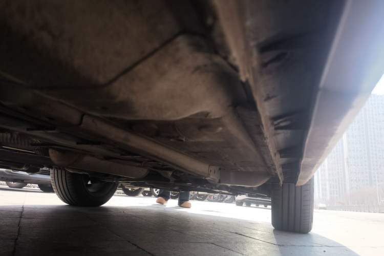 Used Dongfeng Aeolus Huge 2022 Mach Dual-Motor 1.5T MHD Dare-to-Dream Edition Chassis Rear Right