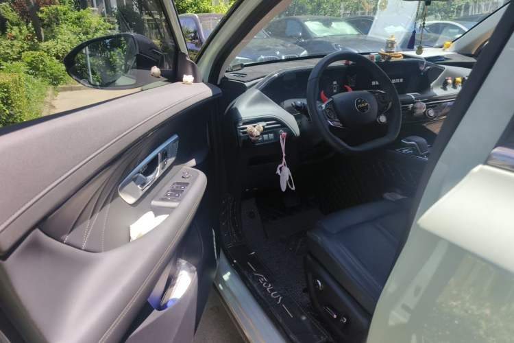 Used Dongfeng Aeolus Huge 2022 Mach Power 1.5T Dare-to-Love Edition Driver Seat