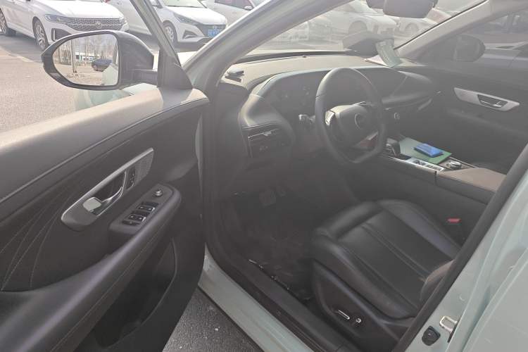 Used Dongfeng Aeolus Huge 2022 Mach Dual-Motor 1.5T MHD Dare-to-Dream Edition Driver Seat