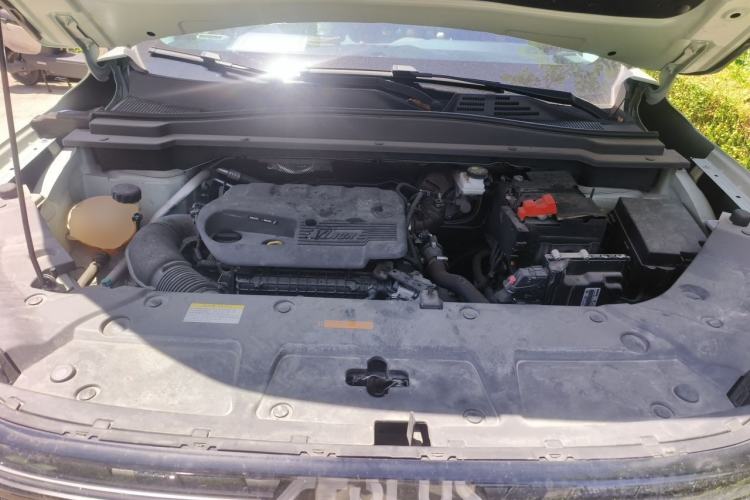 Used Dongfeng Aeolus Huge 2022 Mach Power 1.5T Dare-to-Love Edition Engine Bay