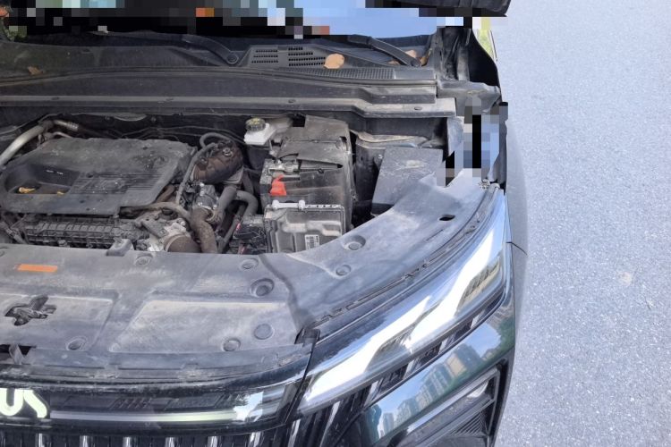 Used Dongfeng Aeolus Huge 2022 Mach Power 1.5T Dare-to-Love Edition Engine Bay Left