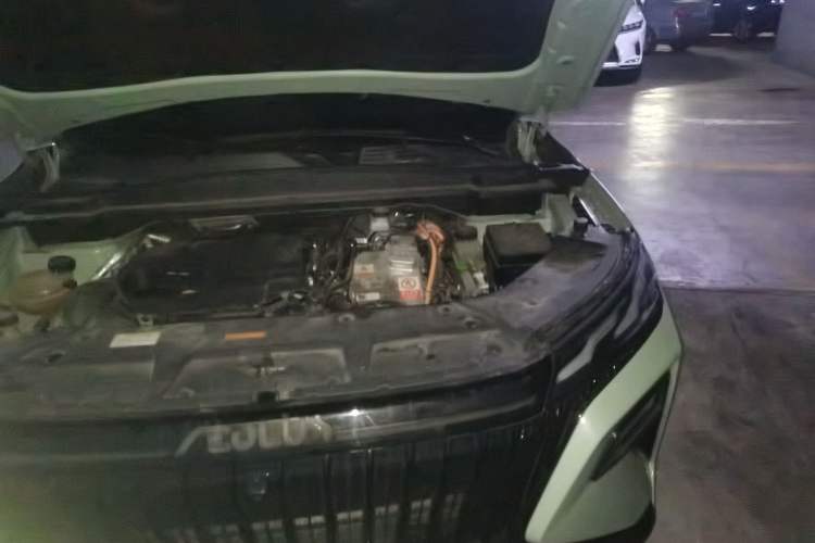 Used Dongfeng Aeolus Huge 2022 Mach Dual-Motor 1.5T MHD Dare-to-Dream Edition Engine Bay Left