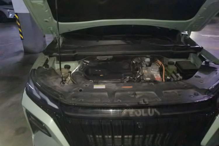 Used Dongfeng Aeolus Huge 2022 Mach Dual-Motor 1.5T MHD Dare-to-Dream Edition Engine Bay Right