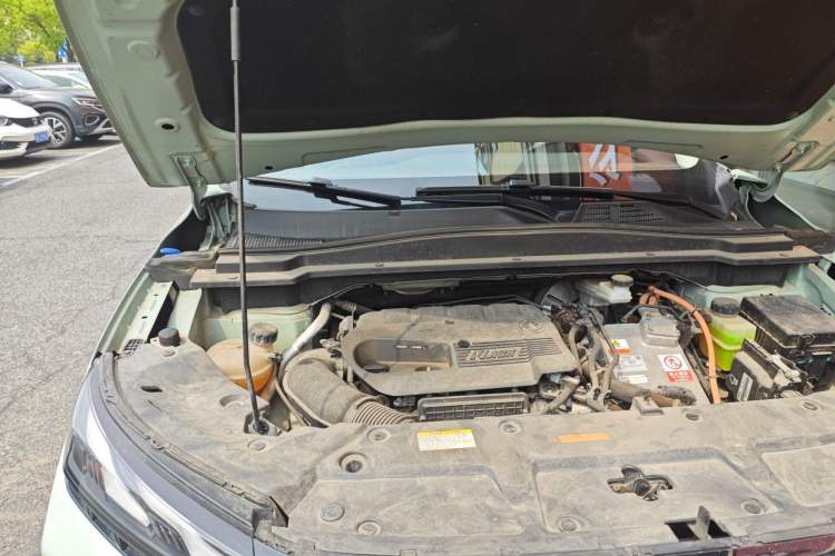 Used Dongfeng Aeolus Huge 2022 Mach Dual-Motor 1.5T MHD Dare-to-Dream Edition Engine Bay Right