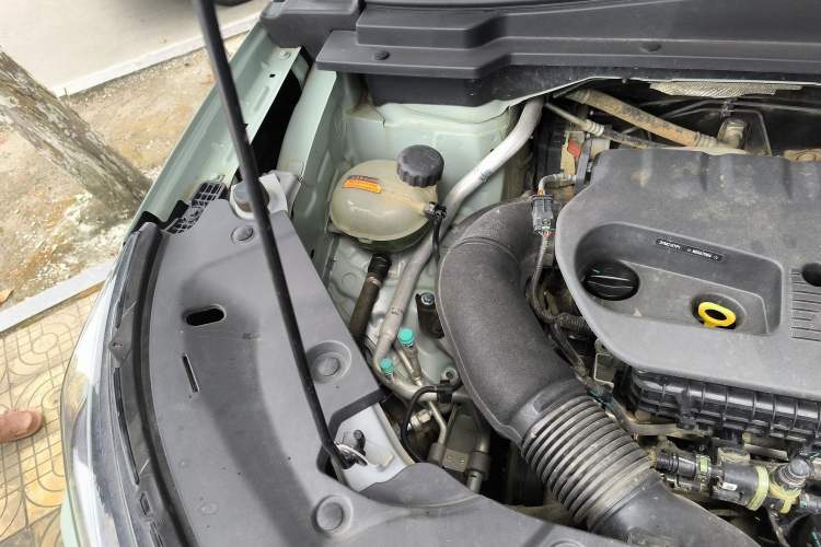 Used Dongfeng Aeolus Huge 2022 Mach Power 1.5T Dare-to-Drive Edition · Enjoyably悦 Engine Bay Right