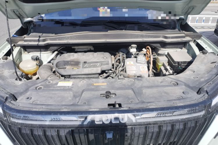 Used Dongfeng Aeolus Huge 2022 Mach Dual-Motor 1.5T MHD Dare-to-Dream Edition Engine Bay