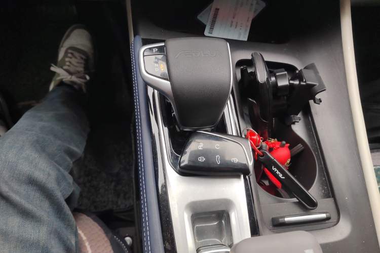 Used Dongfeng Aeolus Huge 2022 Mach Power 1.5T Dare-to-Enjoy Edition · Yue Gear Lever