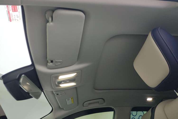 Used Dongfeng Aeolus Huge 2022 Mach Dual-Motor 1.5T MHD Dare-to-Dream Edition Headliner