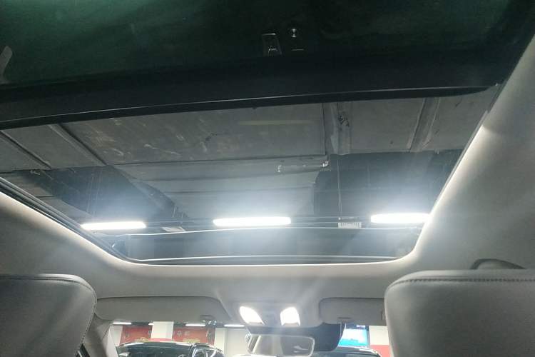 Used Dongfeng Aeolus Huge 2022 Mach Dual-Motor 1.5T MHD Dare-to-Dream Edition Headliner