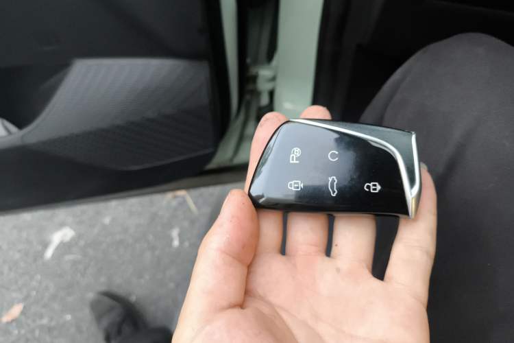 Used Dongfeng Aeolus Huge 2022 Mach Dual-Motor 1.5T MHD Dare-to-Dream Edition Interior 1