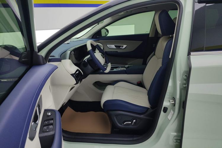 Used Dongfeng Aeolus Huge 2022 Mach Dual-Motor 1.5T MHD Dare-to-Dream Edition Left Front Seat