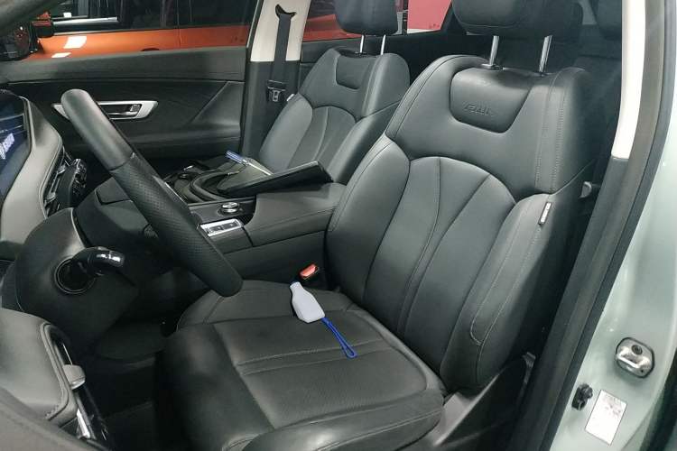 Used Dongfeng Aeolus Huge 2022 Mach Dual-Motor 1.5T MHD Dare-to-Dream Edition Left Front Seat
