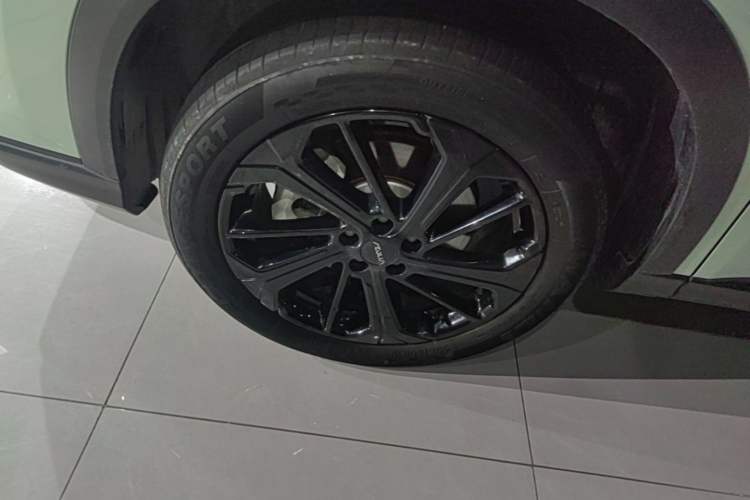 Used Dongfeng Aeolus Huge 2022 Mach Power 1.5T Dare-to-Drive Edition · Enjoyably悦 Left Front Wheel Hub