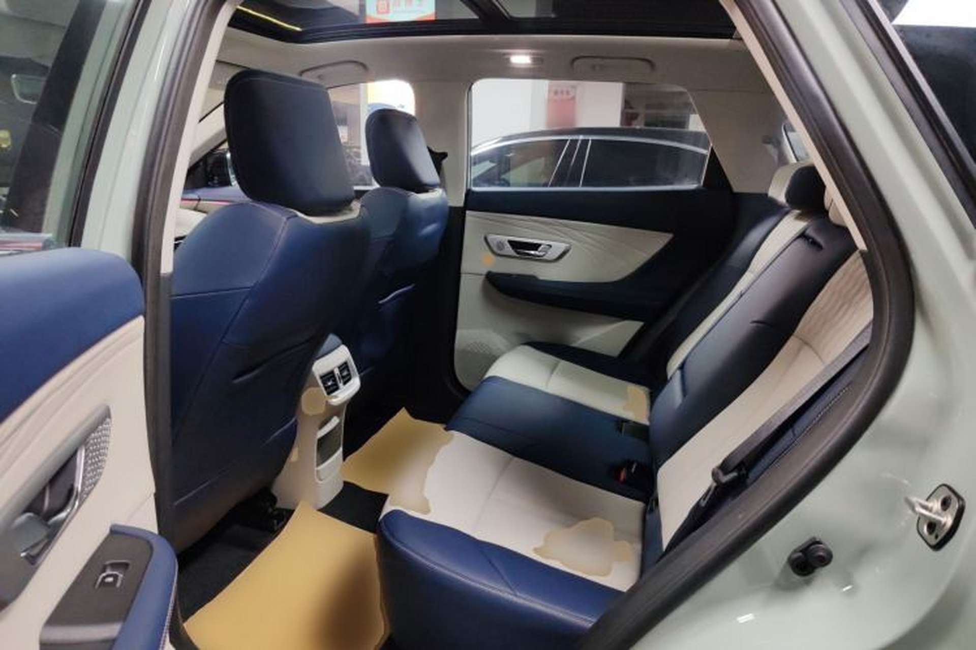 Used Dongfeng Aeolus Huge 2022 Mach Power 1.5T Dare-to-Love Edition Left Rear Seat
