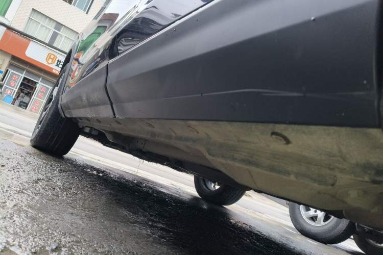 Used Dongfeng Aeolus Huge 2022 Mach Power 1.5T DareDrive Edition · Smart Left Side Sill