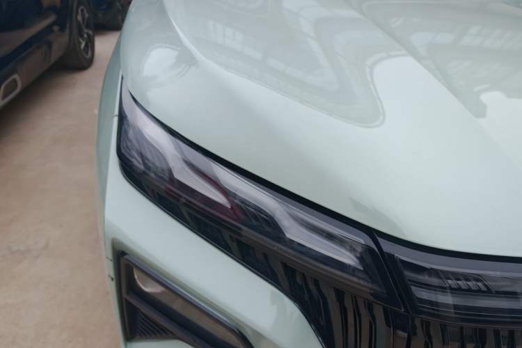 Used Dongfeng Aeolus Huge 2022 Mach Power 1.5T Dare-to-Drive Edition · Enjoyably悦 Right Front Headlight