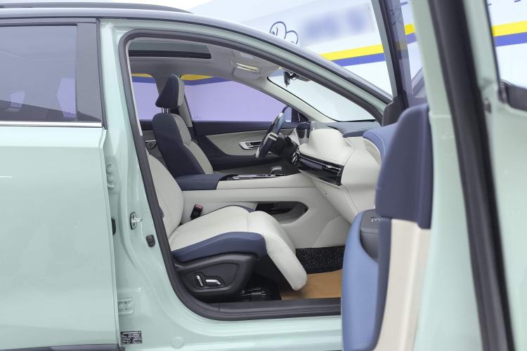 Used Dongfeng Aeolus Huge 2022 Mach Dual-Motor 1.5T MHD Dare-to-Dream Edition Right Front Seat