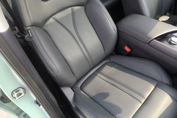Used Dongfeng Aeolus Huge 2022 Mach Dual-Motor 1.5T MHD Dare-to-Dream Edition Right Front Seat