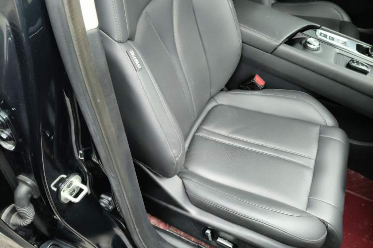Used Dongfeng Aeolus Huge 2022 Mach Power 1.5T DareDrive Edition · Smart Right Front Seat