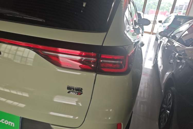 Used Dongfeng Aeolus Huge 2022 Mach Power 1.5T Dare-to-Drive Edition · Enjoyably悦 Right Rear Taillight