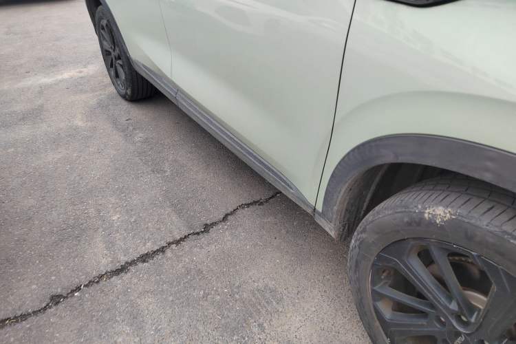 Used Dongfeng Aeolus Huge 2022 Mach Power 1.5T Dare-to-Enjoy Edition · Yue Right Side Sill