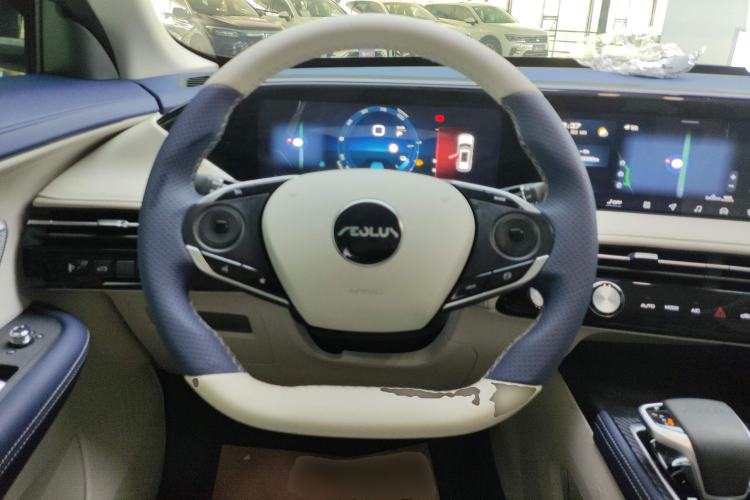 Used Dongfeng Aeolus Huge 2022 Mach Dual-Motor 1.5T MHD Dare-to-Dream Edition Steering Wheel