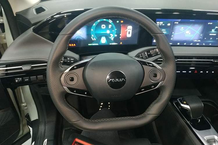 Used Dongfeng Aeolus Huge 2022 Mach Dual-Motor 1.5T MHD Dare-to-Dream Edition Steering Wheel