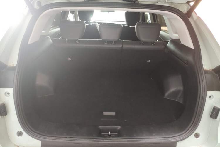 Used Dongfeng Aeolus Huge 2022 Mach Dual-Motor 1.5T MHD Dare-to-Dream Edition Trunk