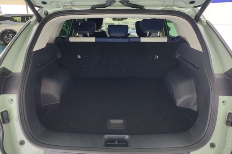 Used Dongfeng Aeolus Huge 2022 Mach Dual-Motor 1.5T MHD Dare-to-Dream Edition Trunk