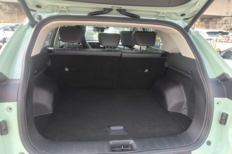 Used Dongfeng Aeolus Huge 2022 Mach Dual-Motor 1.5T MHD Dare-to-Dream Edition Trunk