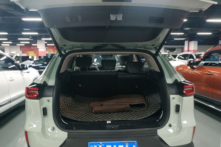 Used Dongfeng Aeolus Huge 2022 Mach Dual-Motor 1.5T MHD Dare-to-Dream Edition Trunk