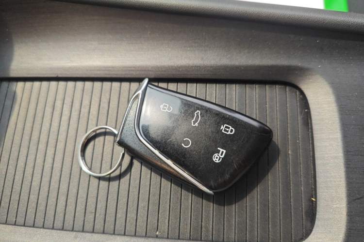 Used Dongfeng Aeolus Huge 2022 Mach Dual-Motor 1.5T MHD Dare-to-Dream Edition Vehicle Key