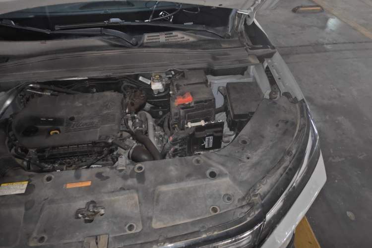 Used Dongfeng Aeolus Huge 2022 Mach Power 1.5T Dare-to-Love Edition Engine Bay Left