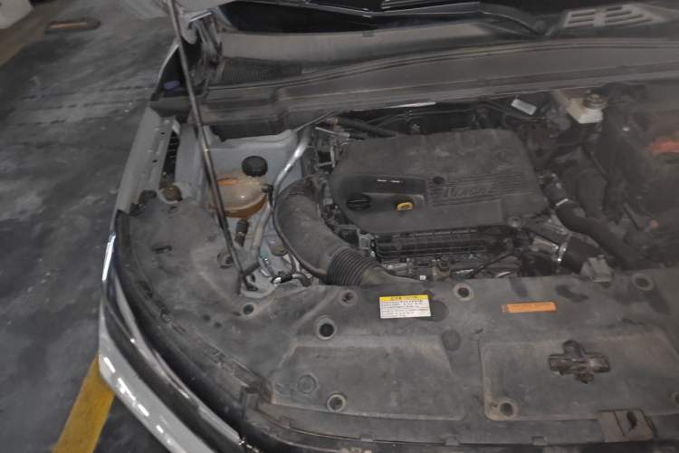 Used Dongfeng Aeolus Huge 2022 Mach Power 1.5T Dare-to-Love Edition Engine Bay Right
